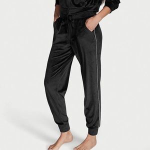 Victoria’s Secret Ribbed Velour Jogger